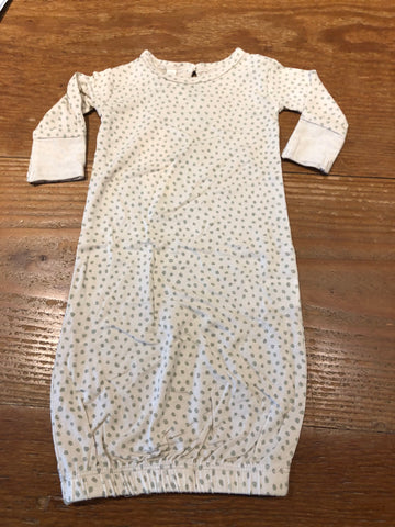 Quincy Mae bamboo baby gown “Ivory dots”