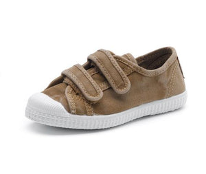 Cienta velcro sneaker “Beige Crepe”